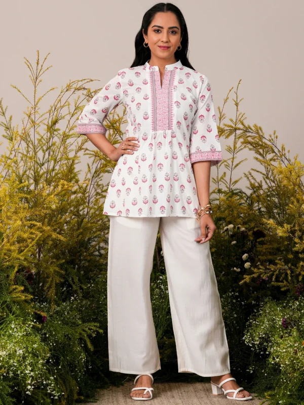 Ladies cotton tops White Printed Cotton Straight Kurti