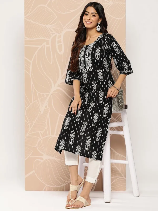 Woman kurta Black Embellished Cotton Straight - Image 4